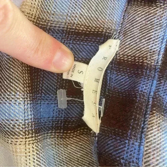 Promesa Plaid Button Down Top Small - Picture 3 of 5